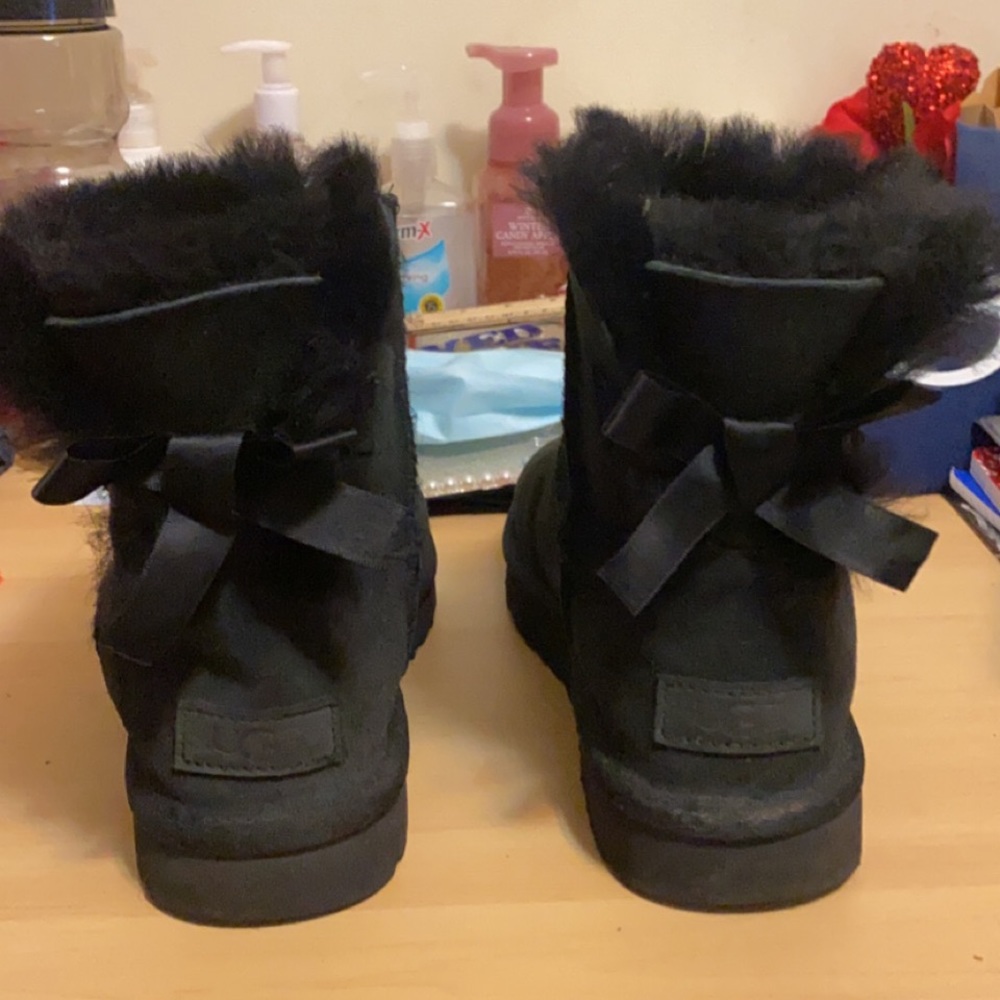 Black uggs